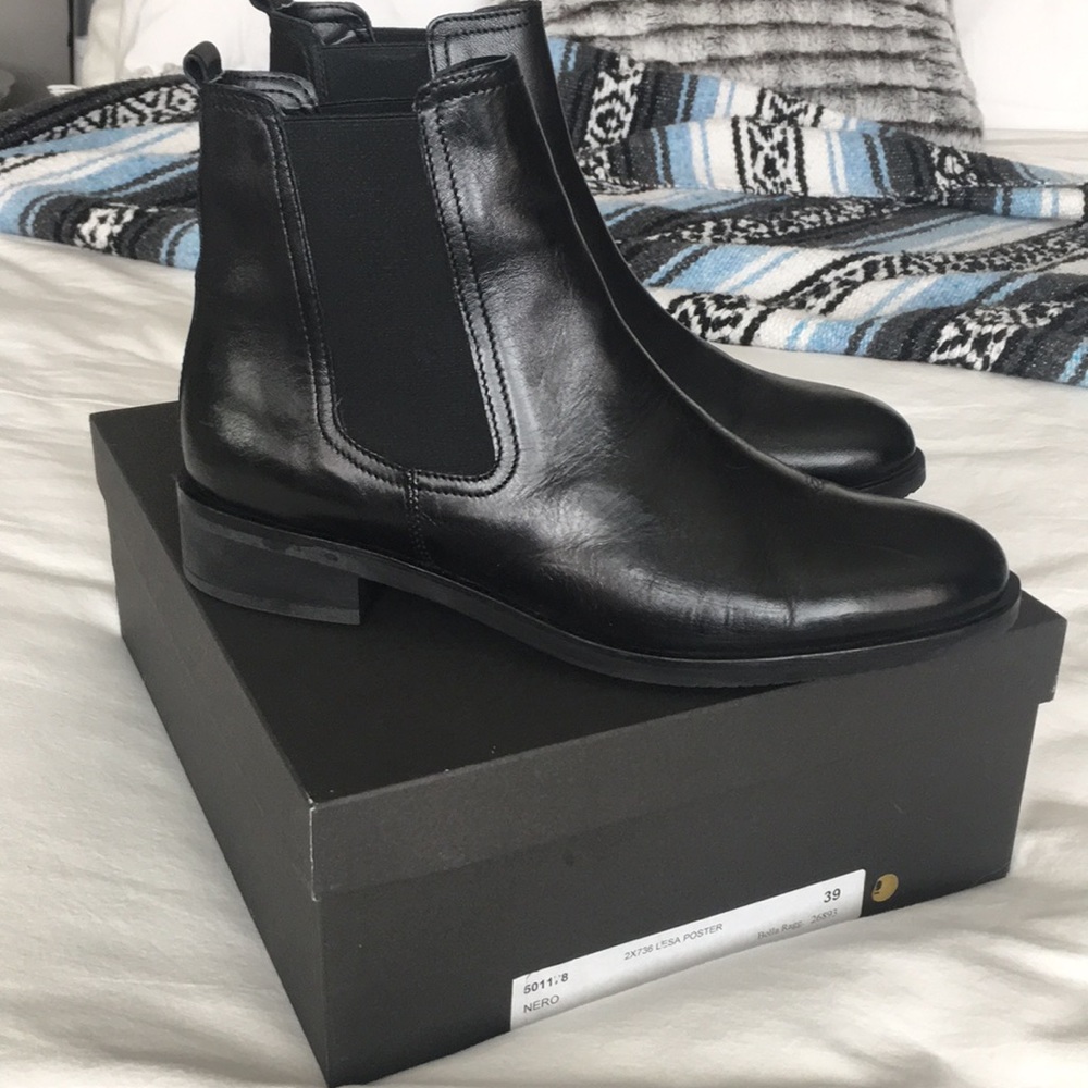 Genuine Leather Chelsea Boots 💋